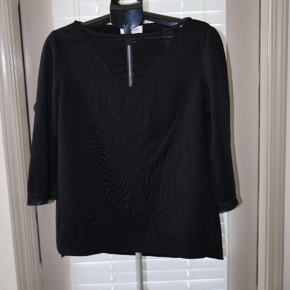 Elegant St. John Black V-Neck Top – Medium